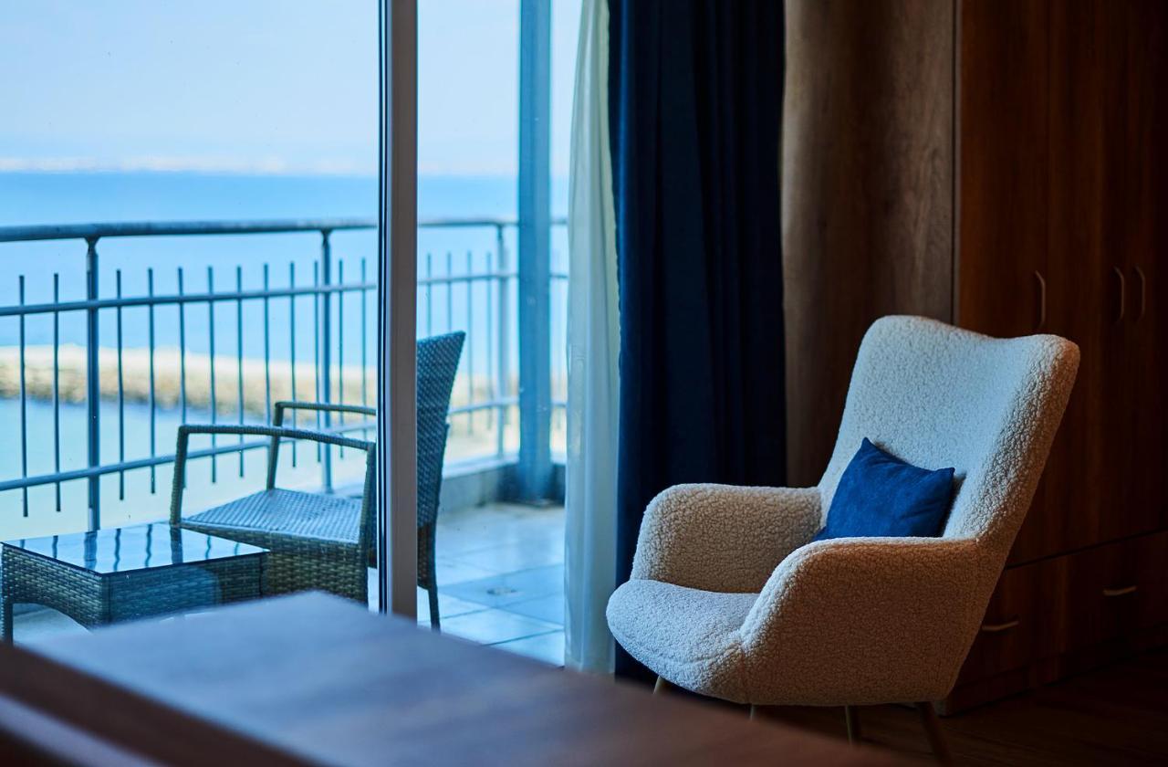 Family Hotel Regata بوموري المظهر الخارجي الصورة