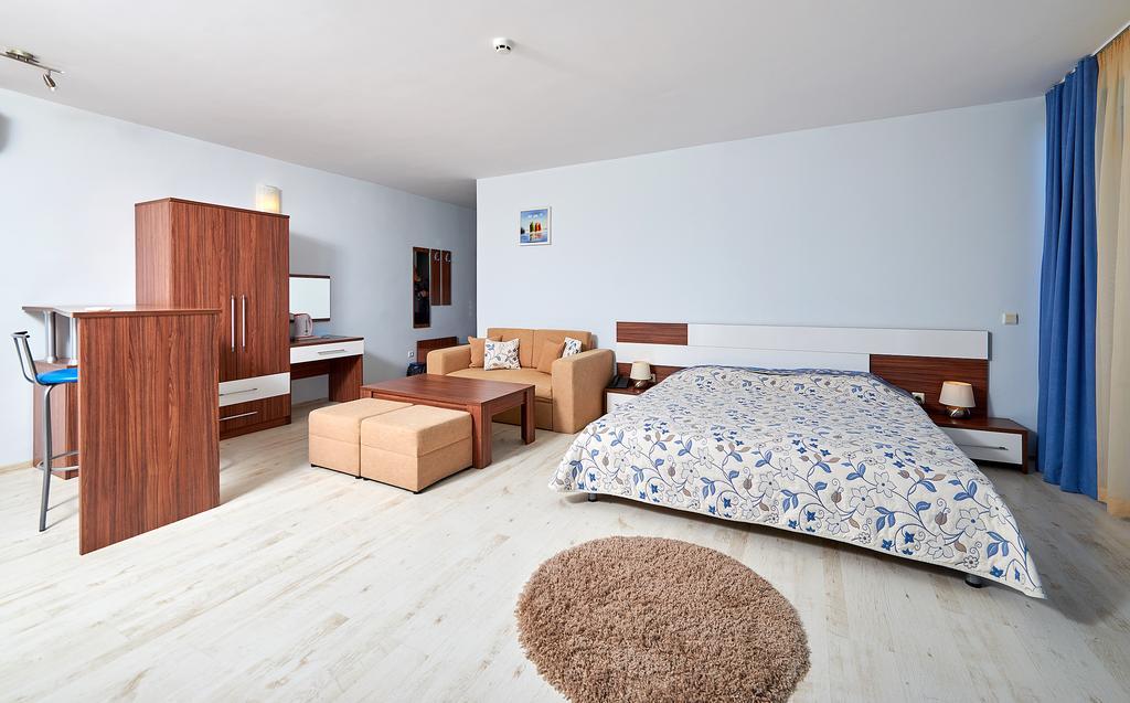 Family Hotel Regata بوموري المظهر الخارجي الصورة