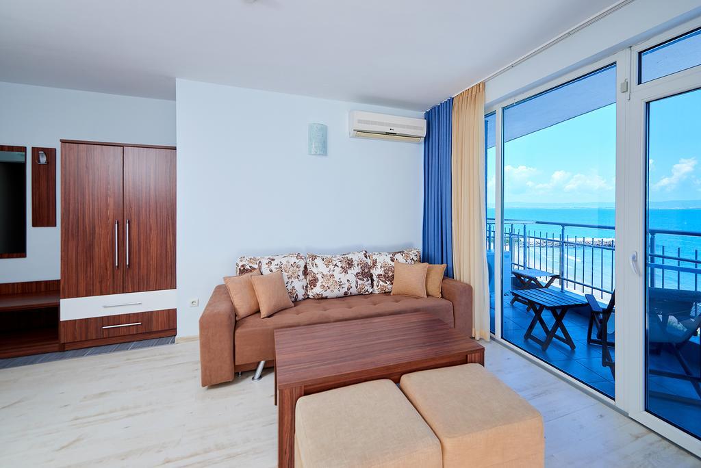 Family Hotel Regata بوموري المظهر الخارجي الصورة